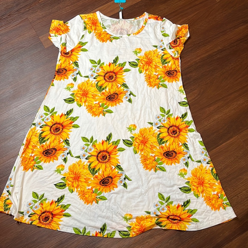 Popyoung women's juniors sunflower pattern short sleeved 2XL dress new with tags